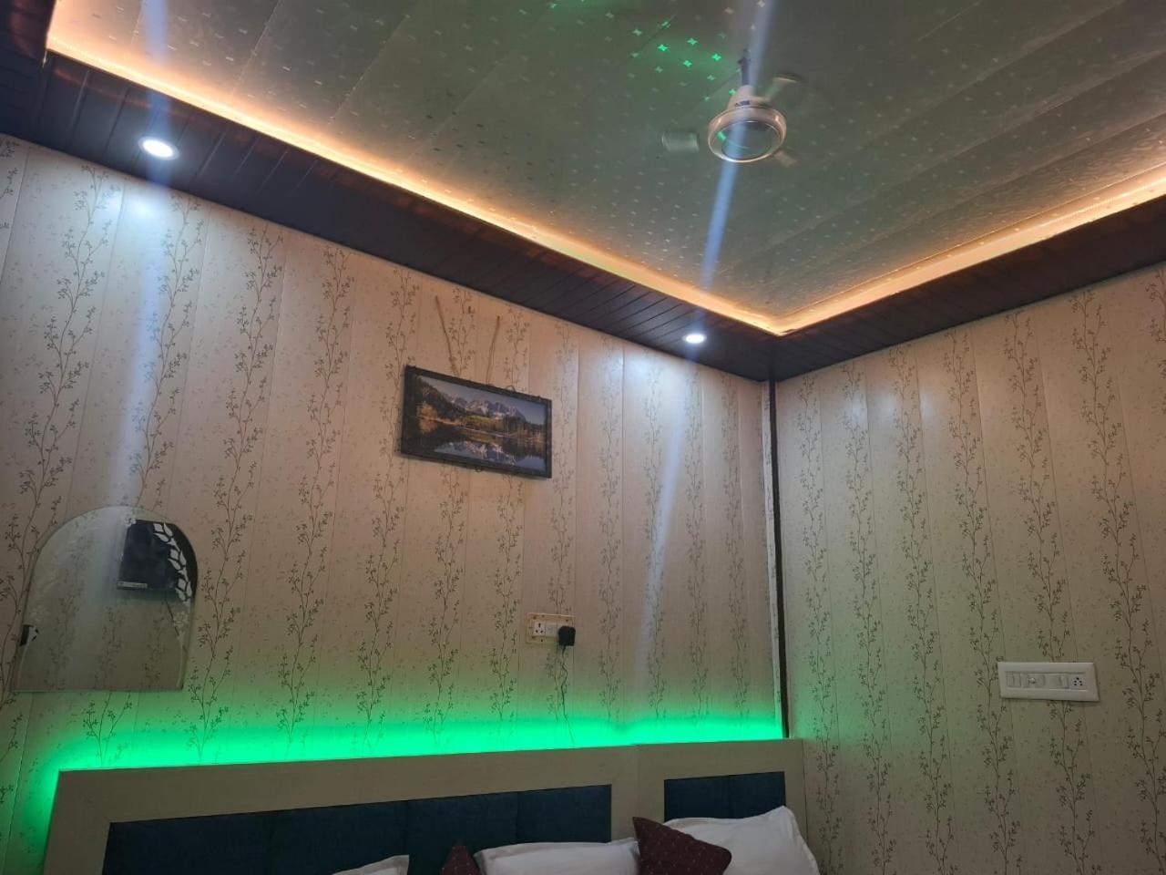 Hotel Sgh Subhadra Guest House Ayodhya Extérieur photo