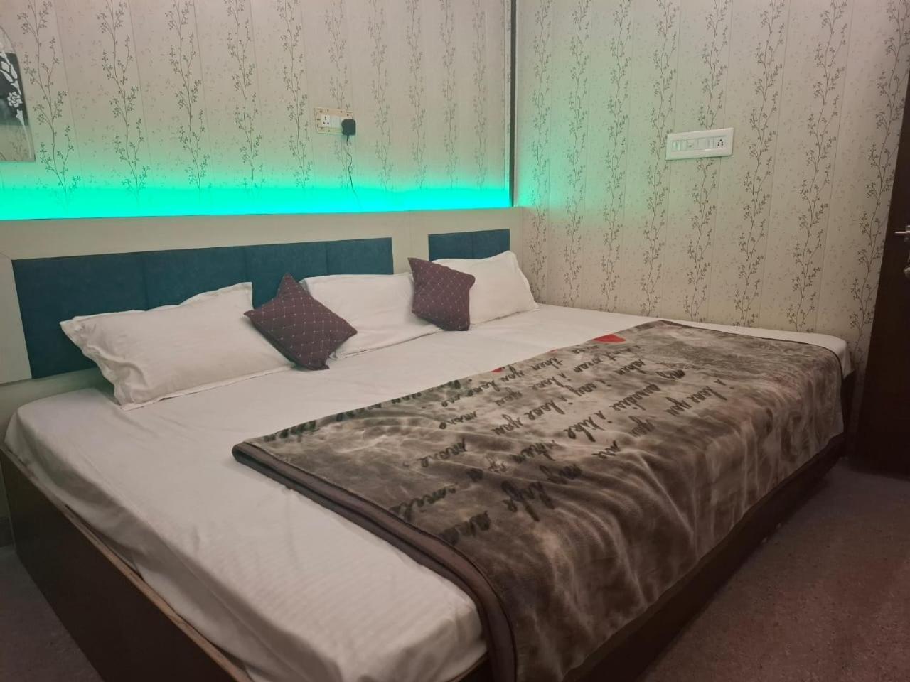 Hotel Sgh Subhadra Guest House Ayodhya Extérieur photo