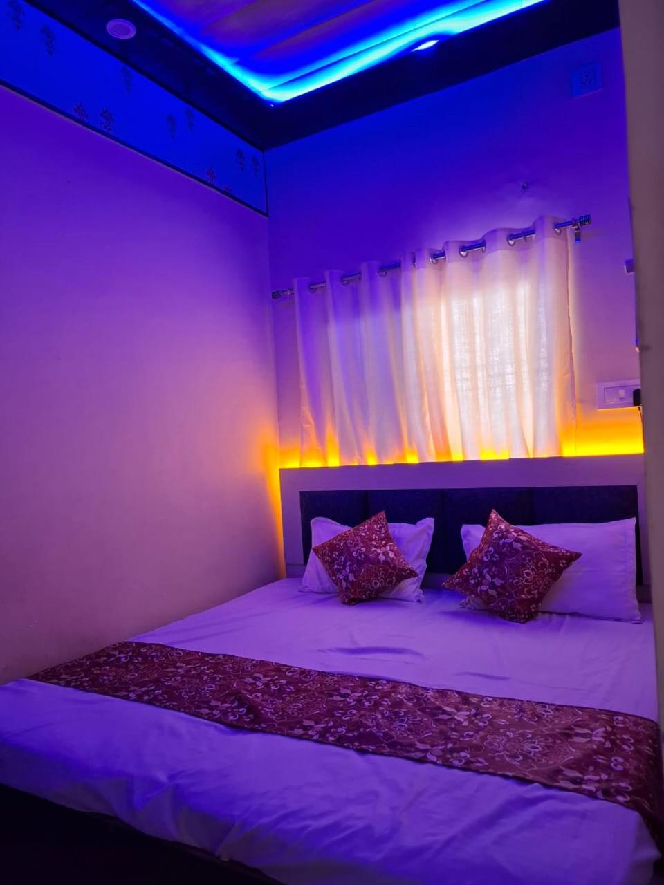 Hotel Sgh Subhadra Guest House Ayodhya Extérieur photo