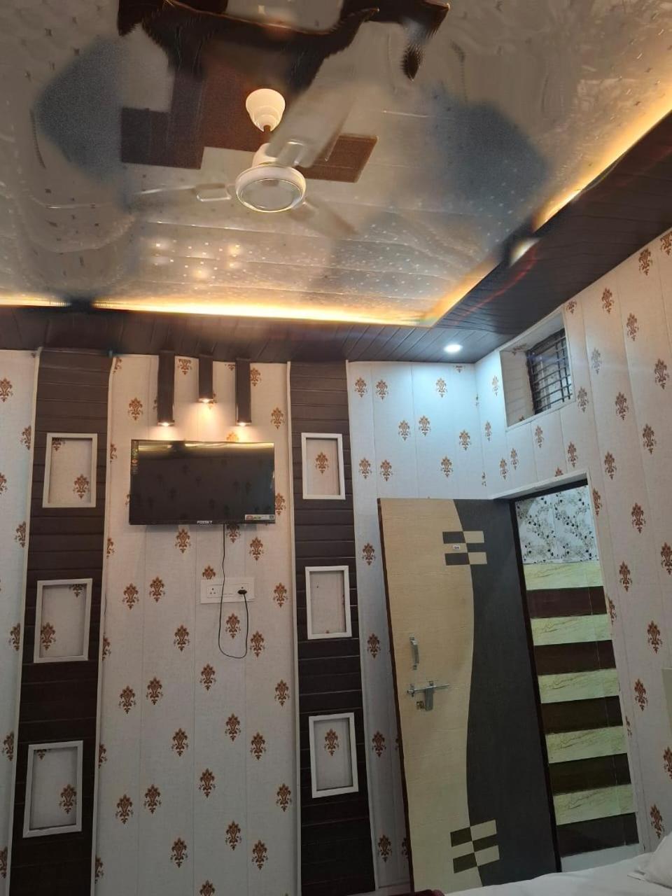 Hotel Sgh Subhadra Guest House Ayodhya Extérieur photo