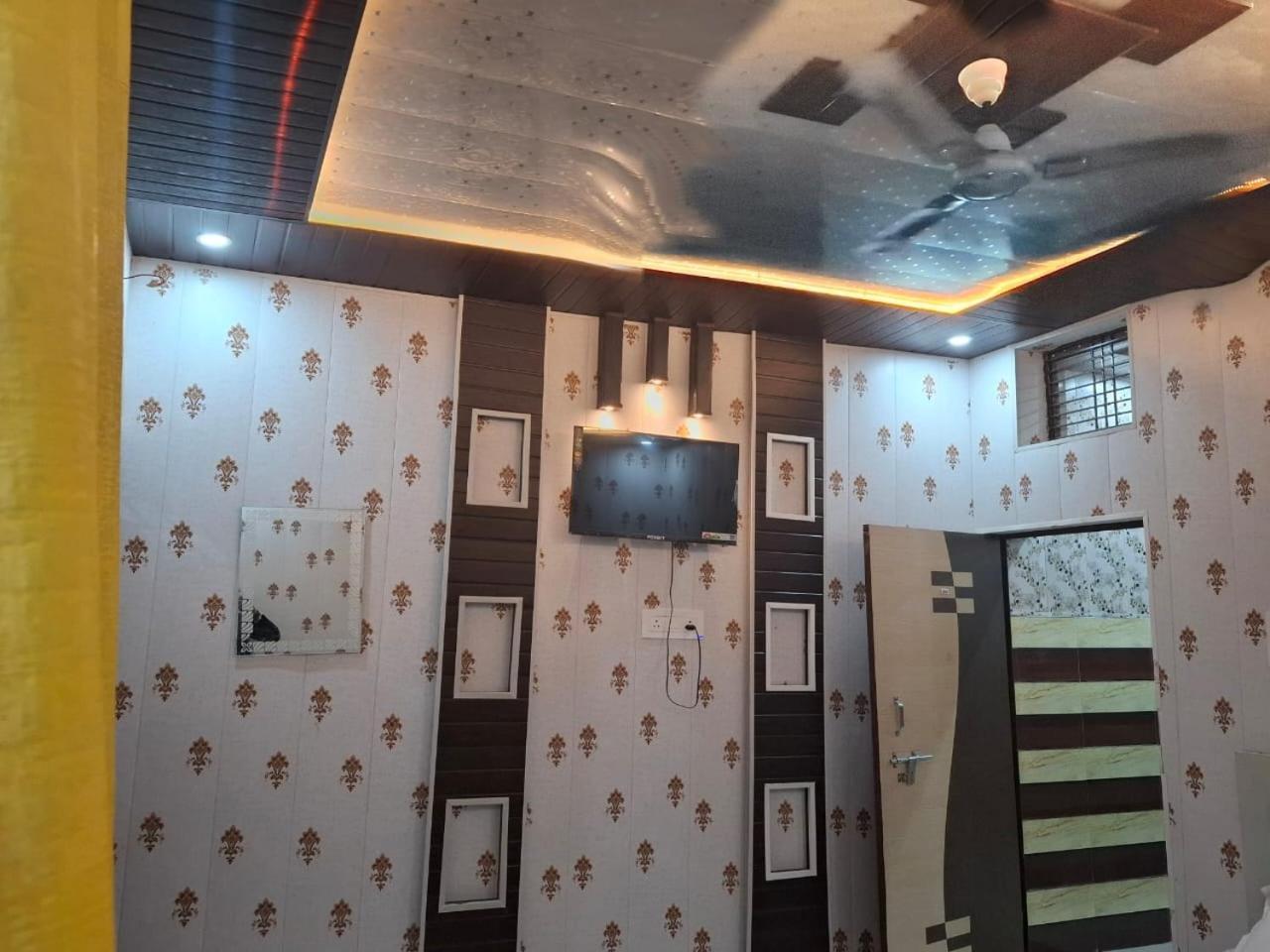 Hotel Sgh Subhadra Guest House Ayodhya Extérieur photo