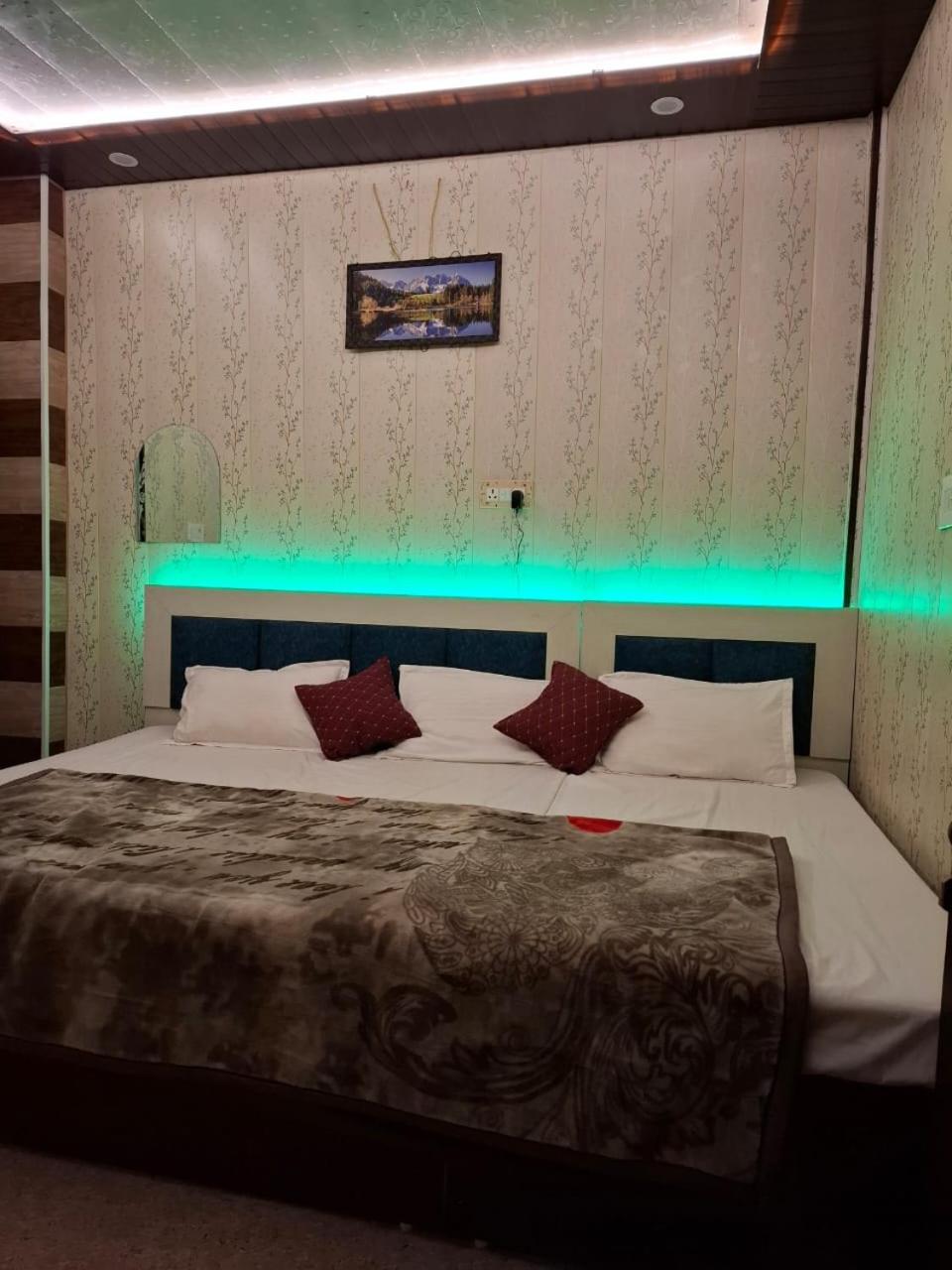 Hotel Sgh Subhadra Guest House Ayodhya Extérieur photo