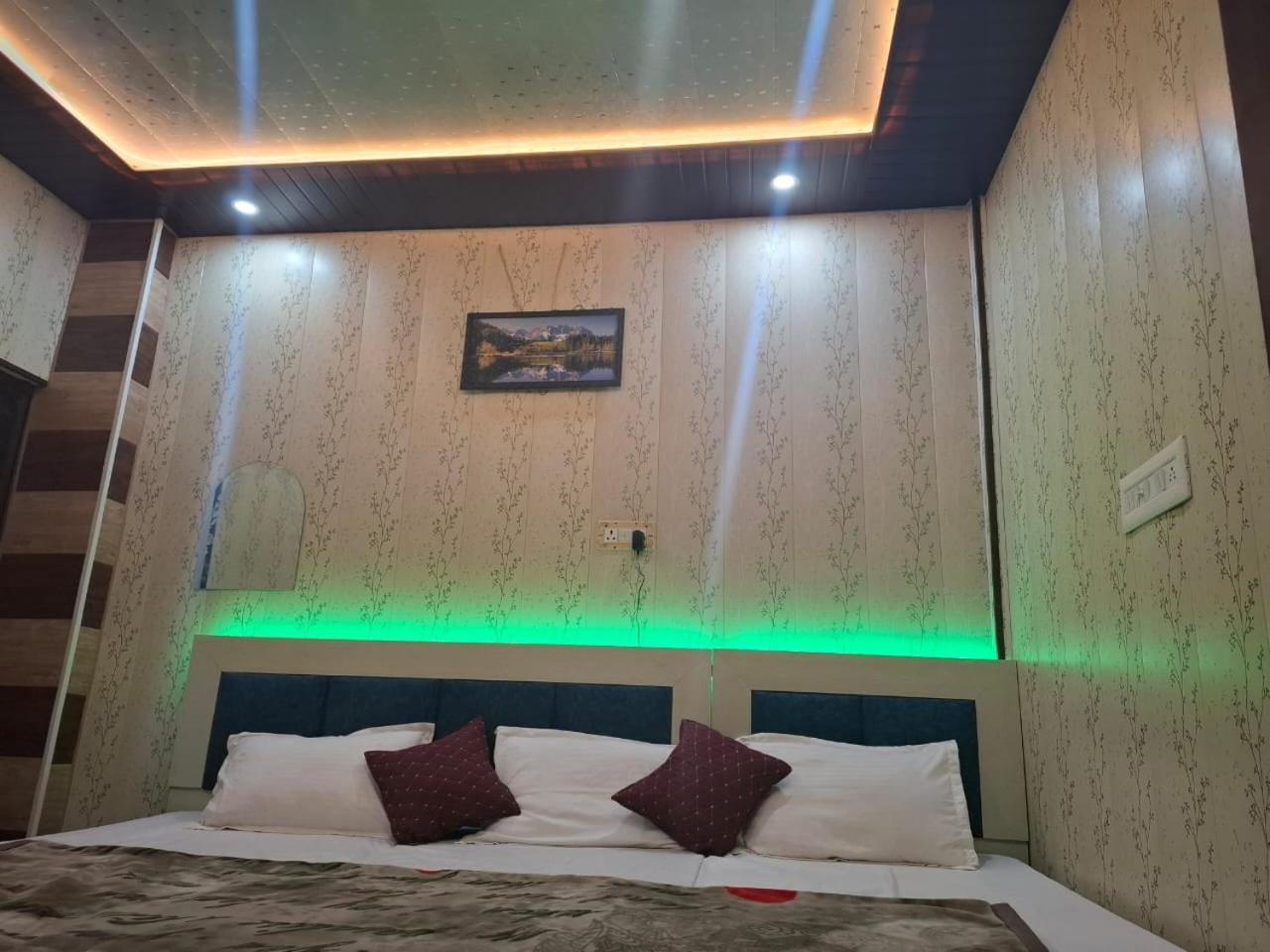 Hotel Sgh Subhadra Guest House Ayodhya Extérieur photo
