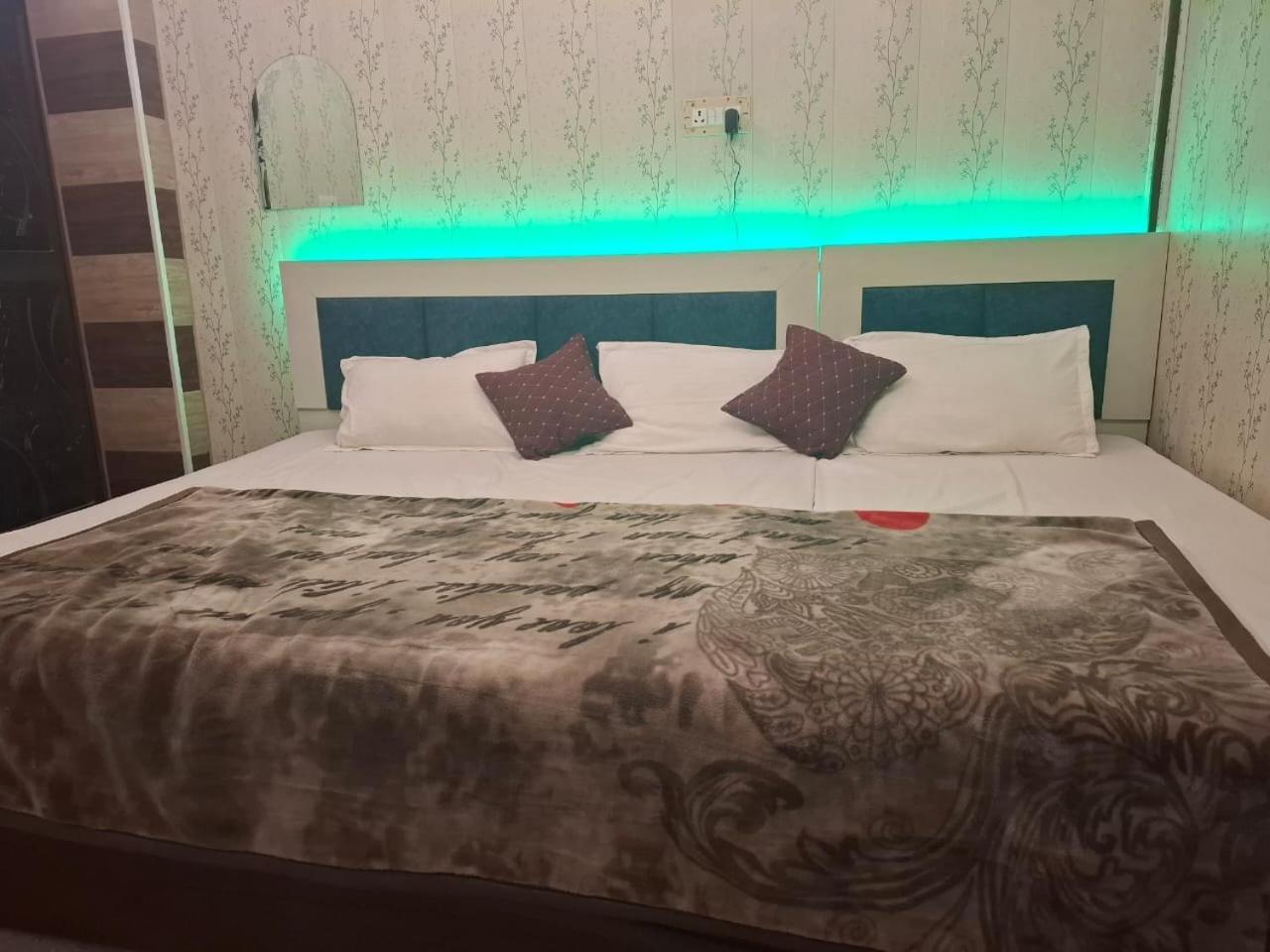 Hotel Sgh Subhadra Guest House Ayodhya Extérieur photo